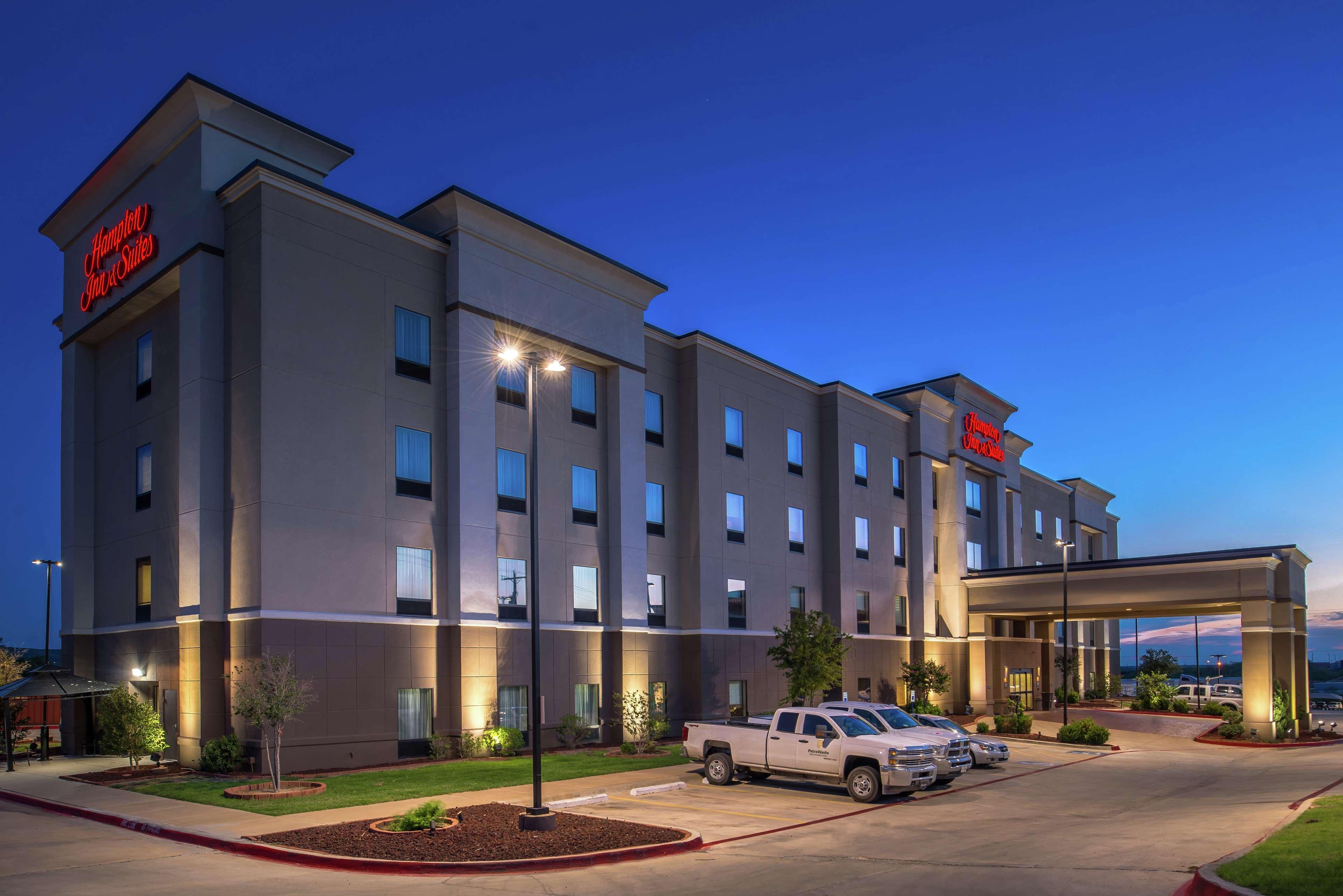 Hampton Inn & Suites Big Spring Exterior photo